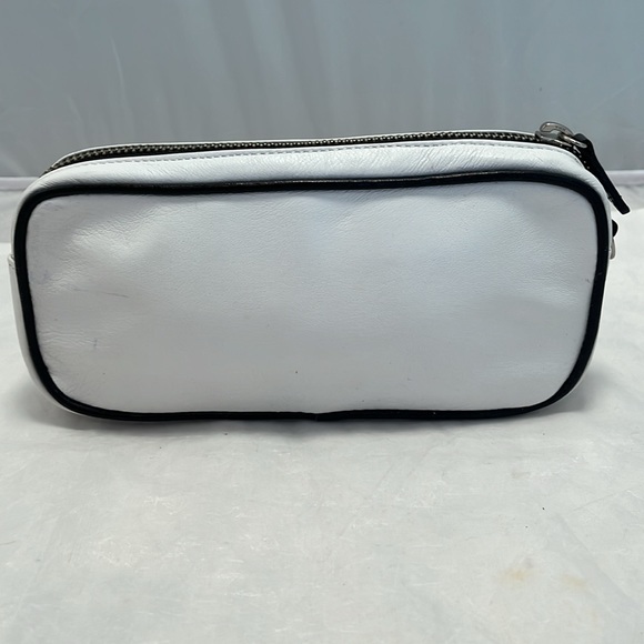 Isabella Fiore Flowers Cosmetic Case - Picture 2 of 15